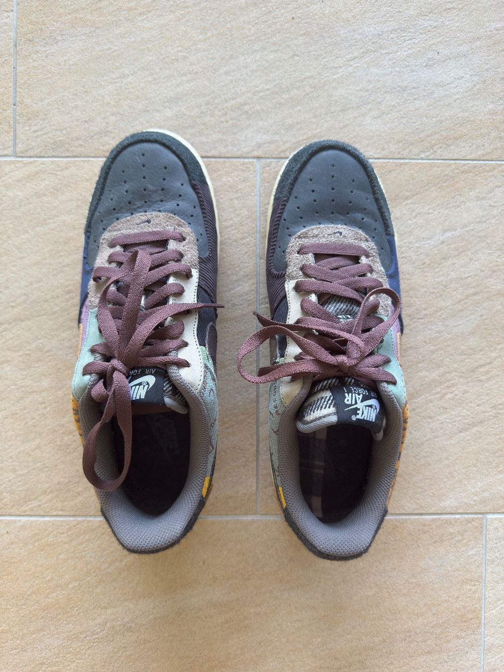 Nike Scarpe da uomo: Air Force 1 Low Travis Scott 9.5 US – Nuovo (secondo la descrizione) da Châtel-St-Denis venduto da Lou_Hock 1