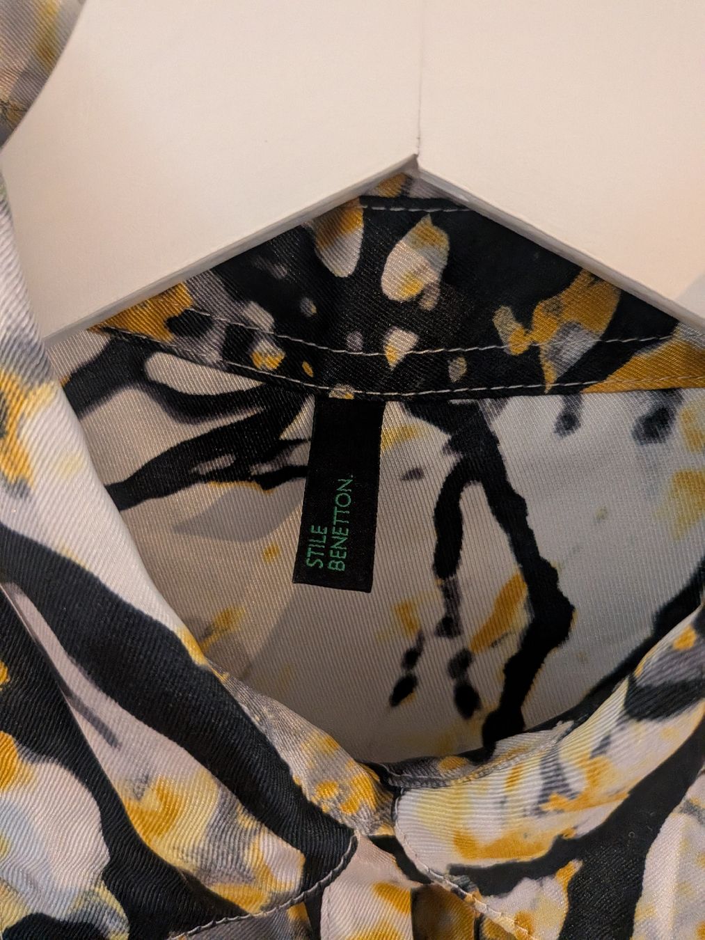 Benetton Camicette: Benetton Shirt - Abstract Pattern, Size M – Usato da Wettingen venduto da ann_hzb5 2