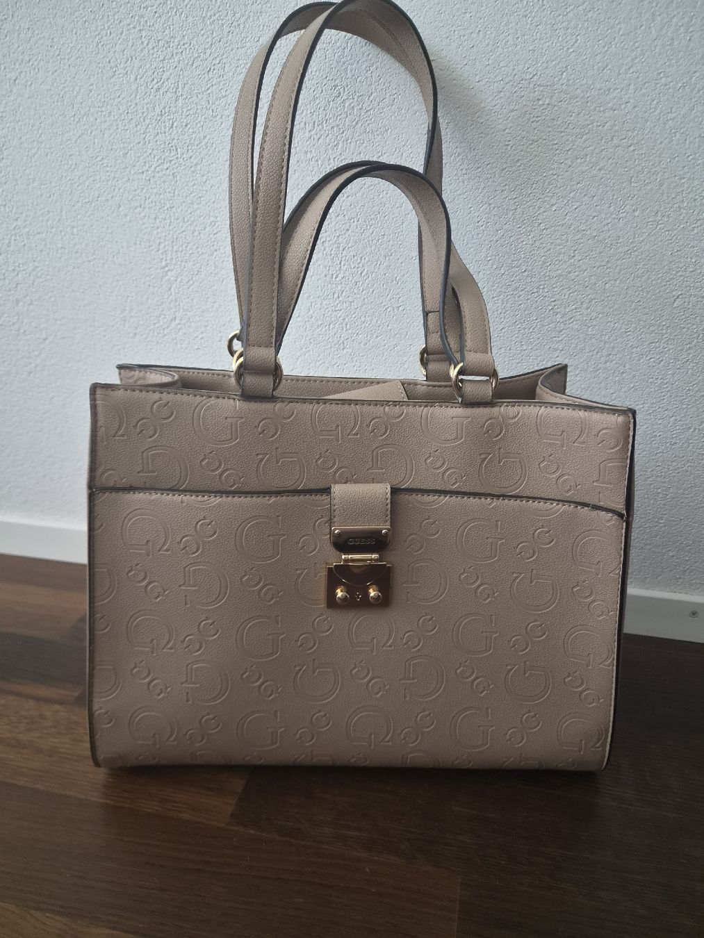 Guess Taschen für Damen: Guess Tasche – Gebraucht aus Glattfelden von Ivana5288