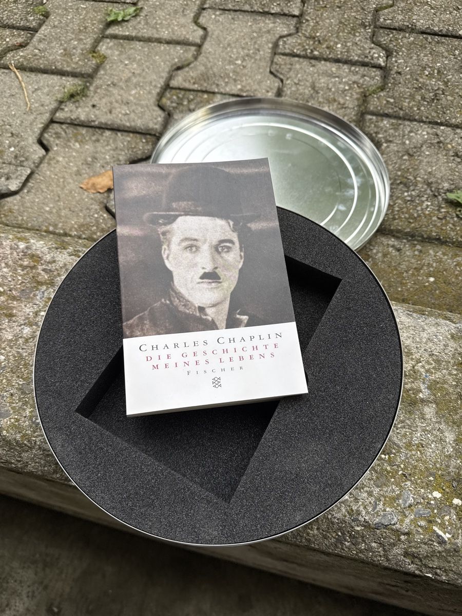 Bücher: Buch in Box Charly Chaplin – Gebraucht aus Matten(St.Stephan) von ren_r8tw 2