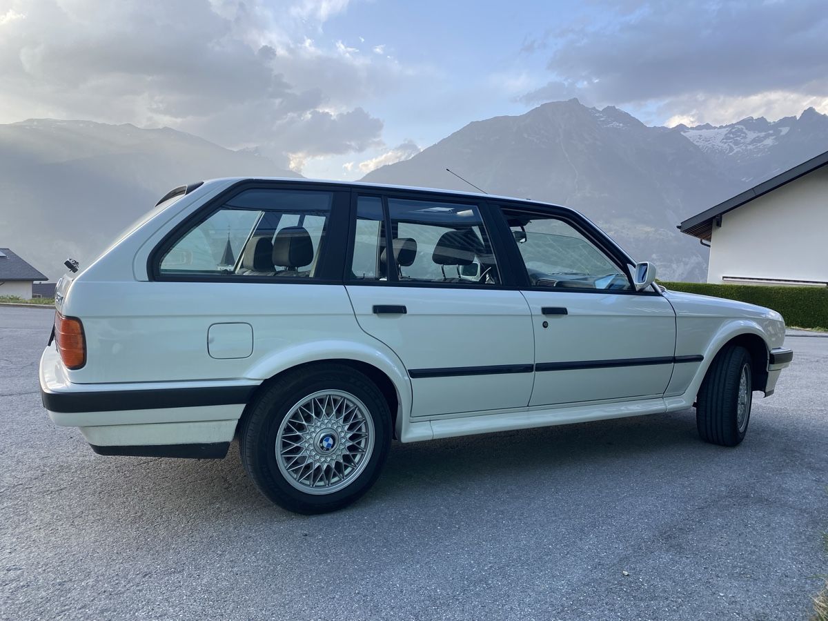 BMW Autos: BMW E30 325 IX Touring  – Gebraucht aus Sierre von GML 4