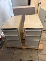 3 Lista Büro Schrank mit Inhalt
