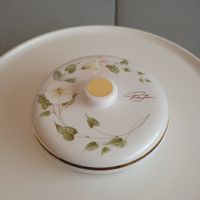 80er Jahre / Frankreich / Porzellandose mit Blumendekor