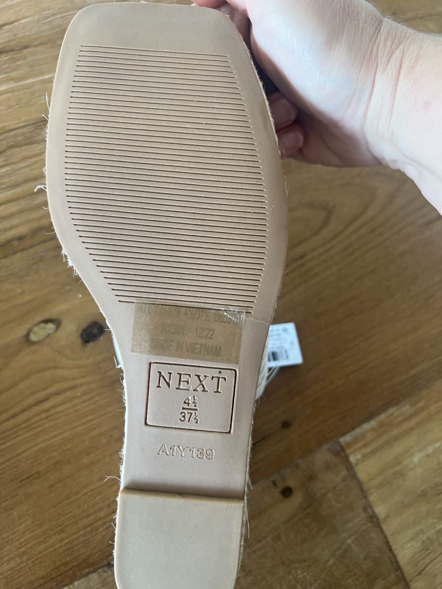 Next Damenschuhe: Neuves chaussures compensées confort 37.5 – Neu und originalverpackt aus Lugnorre von cla_j6bq 3