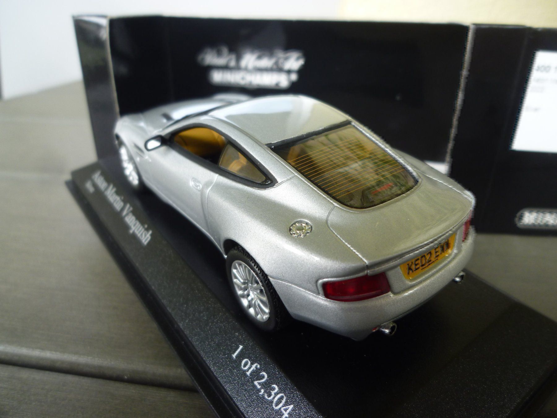 Minichamps Modellini d'auto: Aston Martin Vanquish (2002) – Nuovo e nell'imballaggio originale da Flawil venduto da Imperiosud 2