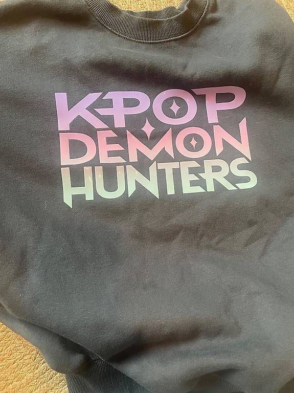 Maglioni & Felpe: Pull K-Pop Demon Hunters /Huntrix – Usato da Lausanne venduto da damcarnal