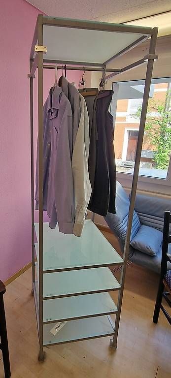 Guardaroba: Garderobe Stefan Patte design – Usato da Basel venduto da FETAG_Brocki