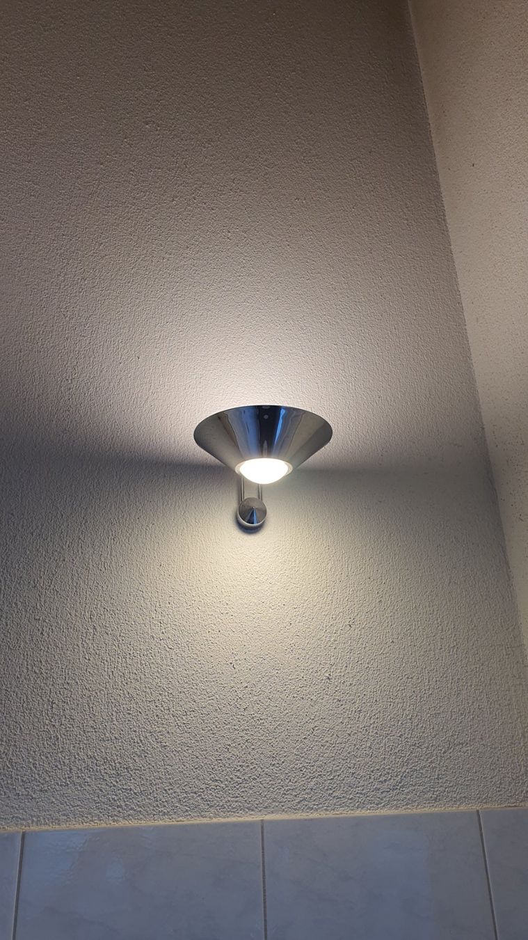 Lampade: 2 Badzimmer Wandleuchten up/down LED – Usato da Niederglatt ZH venduto da Clarify