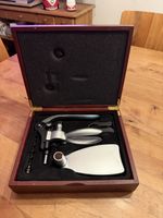 Edle Weinliebhaber-Geschenkbox mit Zubehör, Neuwertig!