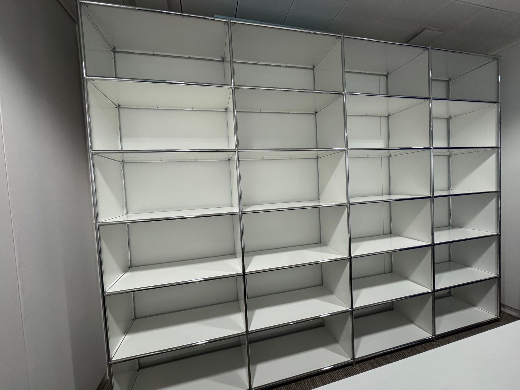 System4 Scaffali: Étagère modulable System 4 blanche 3x6 éléments occasion – Usato da Les Acacias venduto da jcs_x27f