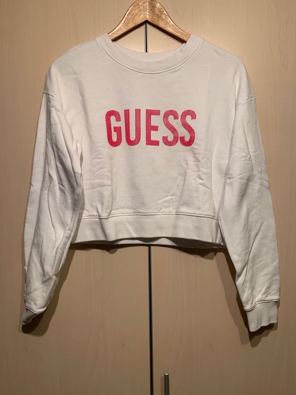 Guess Pullover & Sweatshirts: Damen Kurzpulli weiss GUESS, Grösse S – Gebraucht aus Rosshäusern von MiJoDoOl