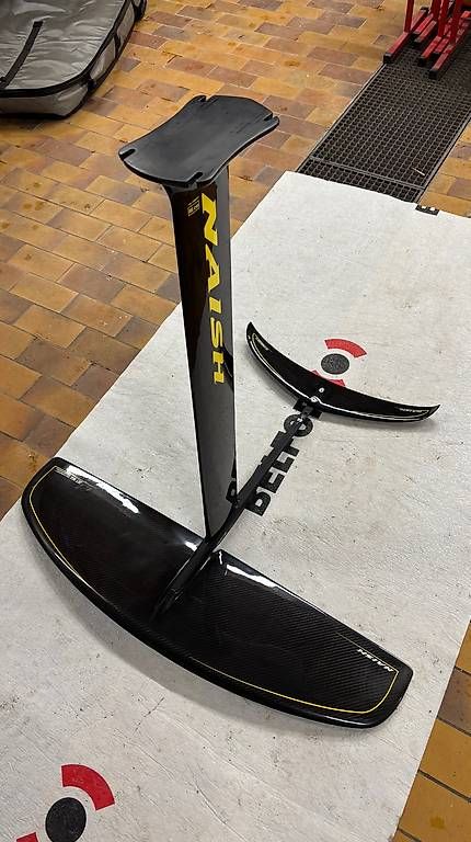 Naish Tavole da surf e di nuoto: Naish Foil Set MA 2000 komplett – Usato da Nänikon venduto da suppentoni