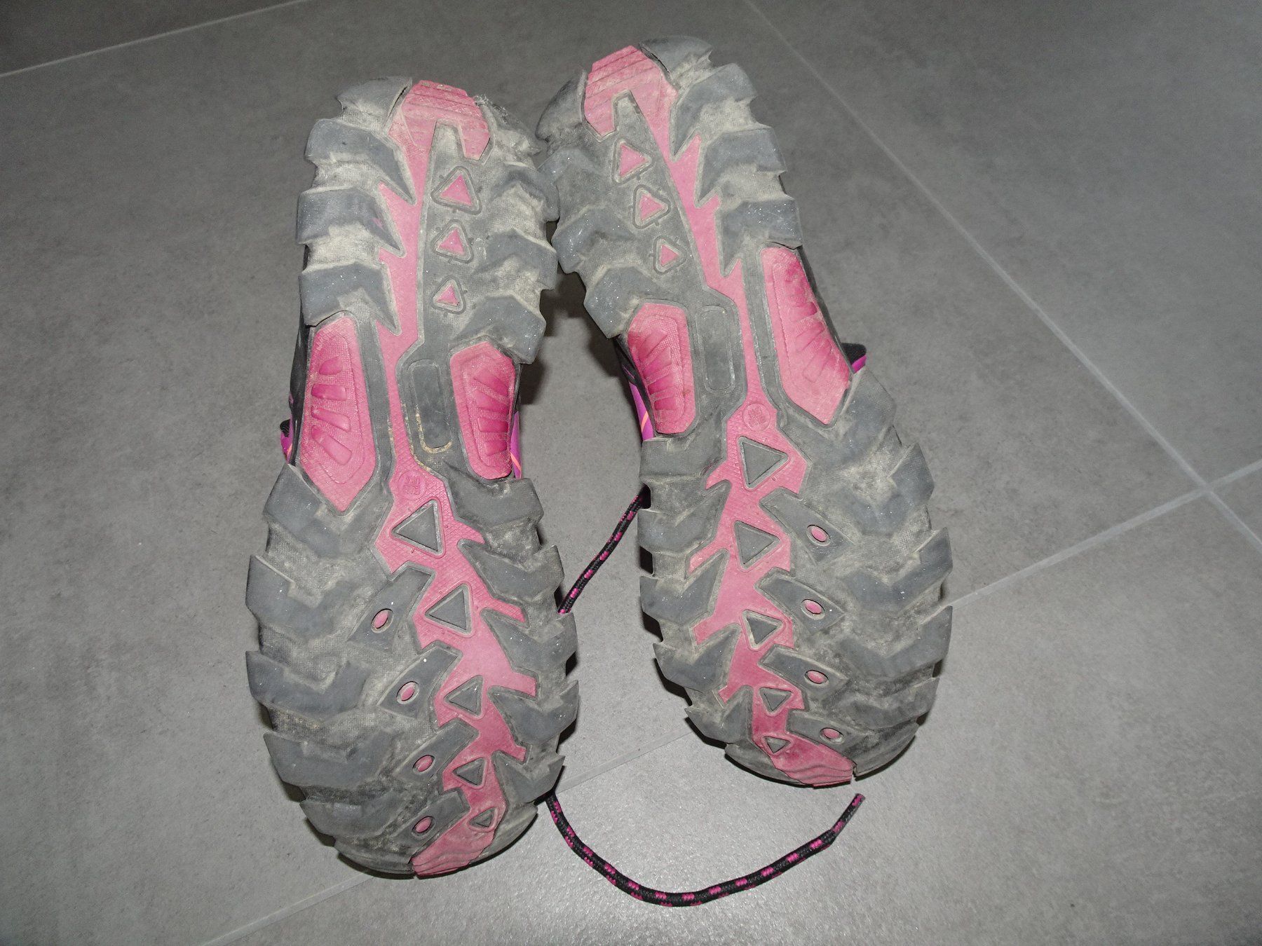 Scarpe da donna: Wanderschuhe, Grösse 38, Top Zustand, Pink/Grau – Usato da Bassersdorf venduto da Nianda 2