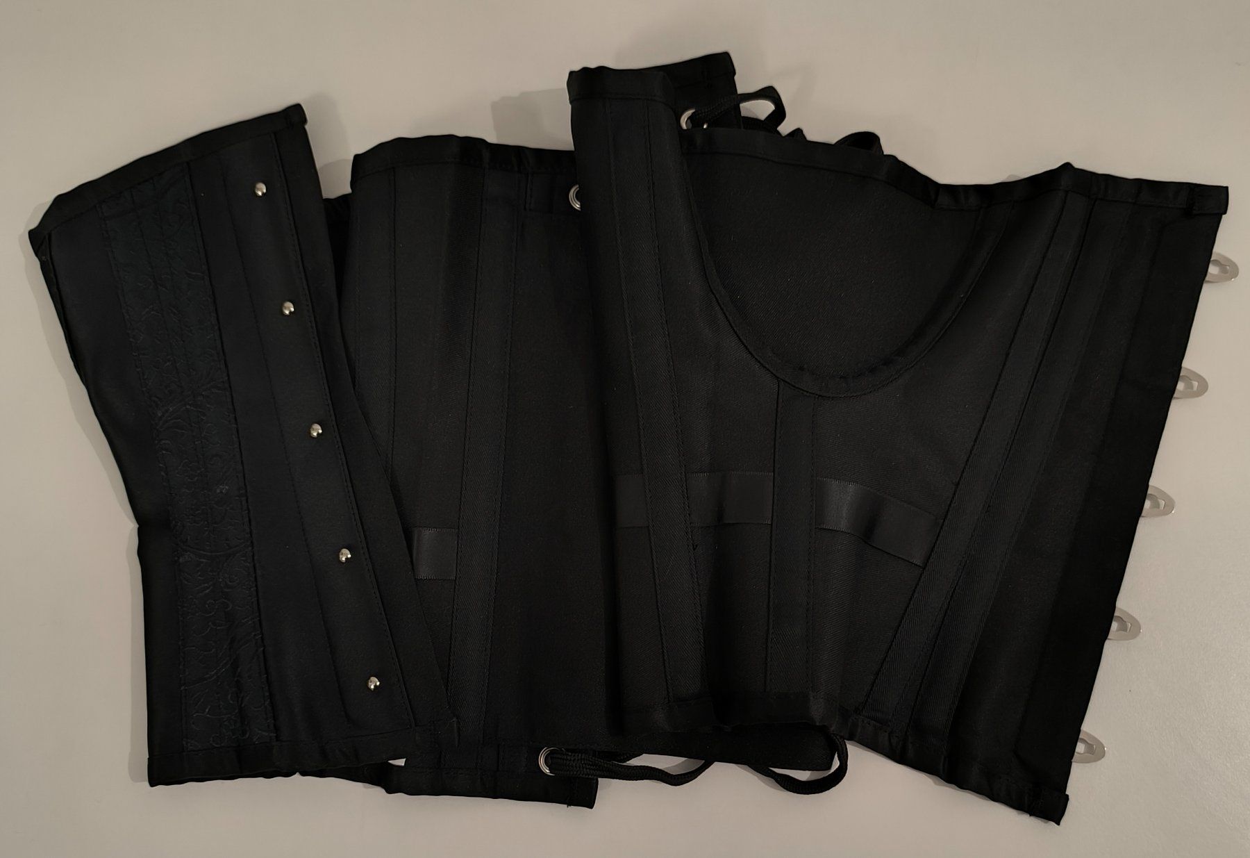 Altra biancheria intima: Corset Noir Élégant - Style Burlesque – Usato da Pully venduto da shulgin788 3