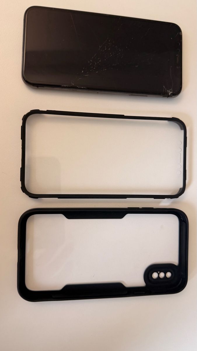 Apple Portables: iPhone XS 256GB Space Grey - Display gesprungen  – D'occasion à Lausanne par phi_7pnb 3
