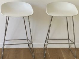 2 tabourets de bar blancs, design moderne, occasion unique