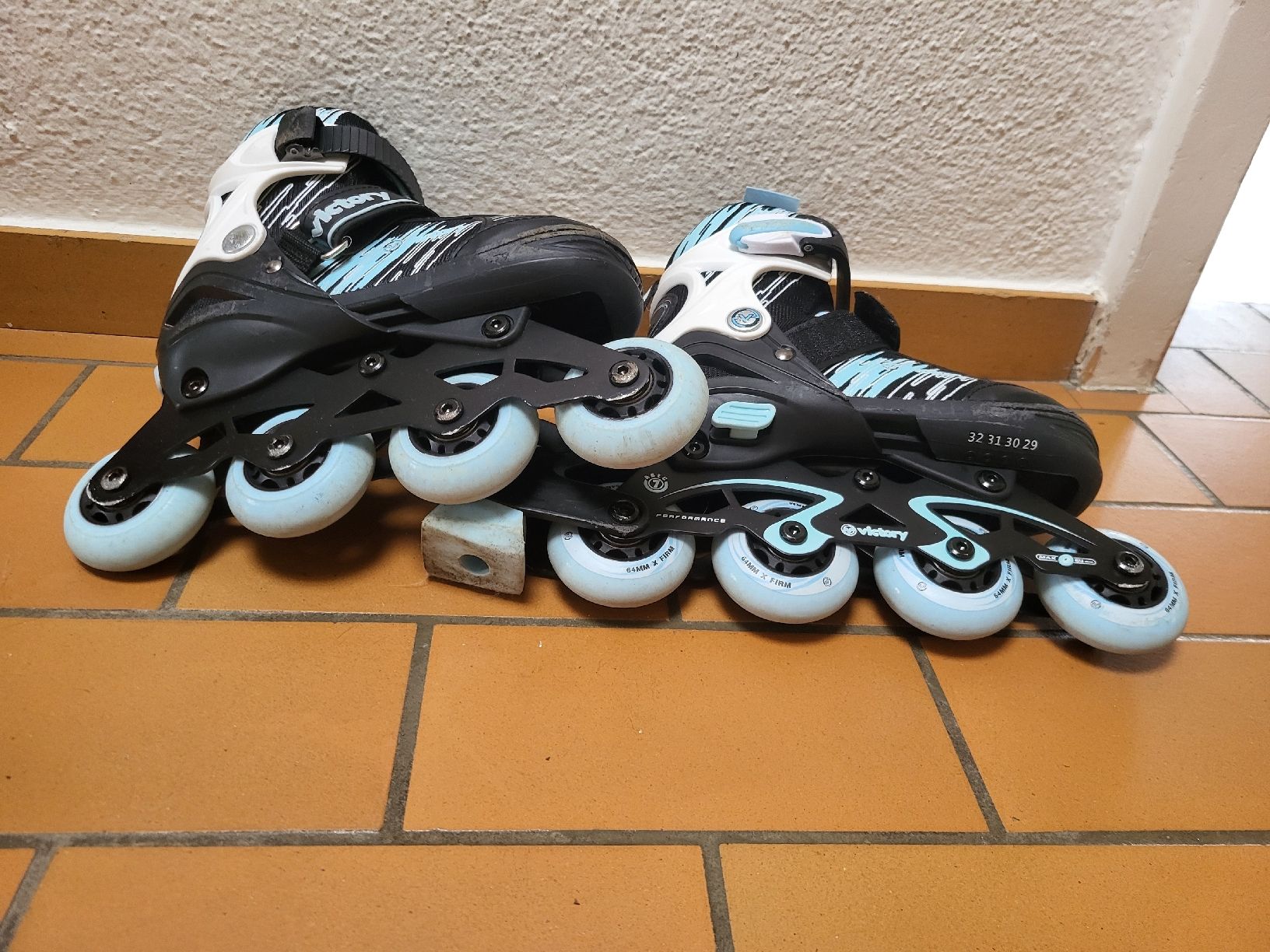 Victory Pattini in linea & Pattini a rotelle: Victory Inlineskates, verstellbar, Gr. 29-32 – Usato da Schneisingen venduto da puppenmaedchen 3