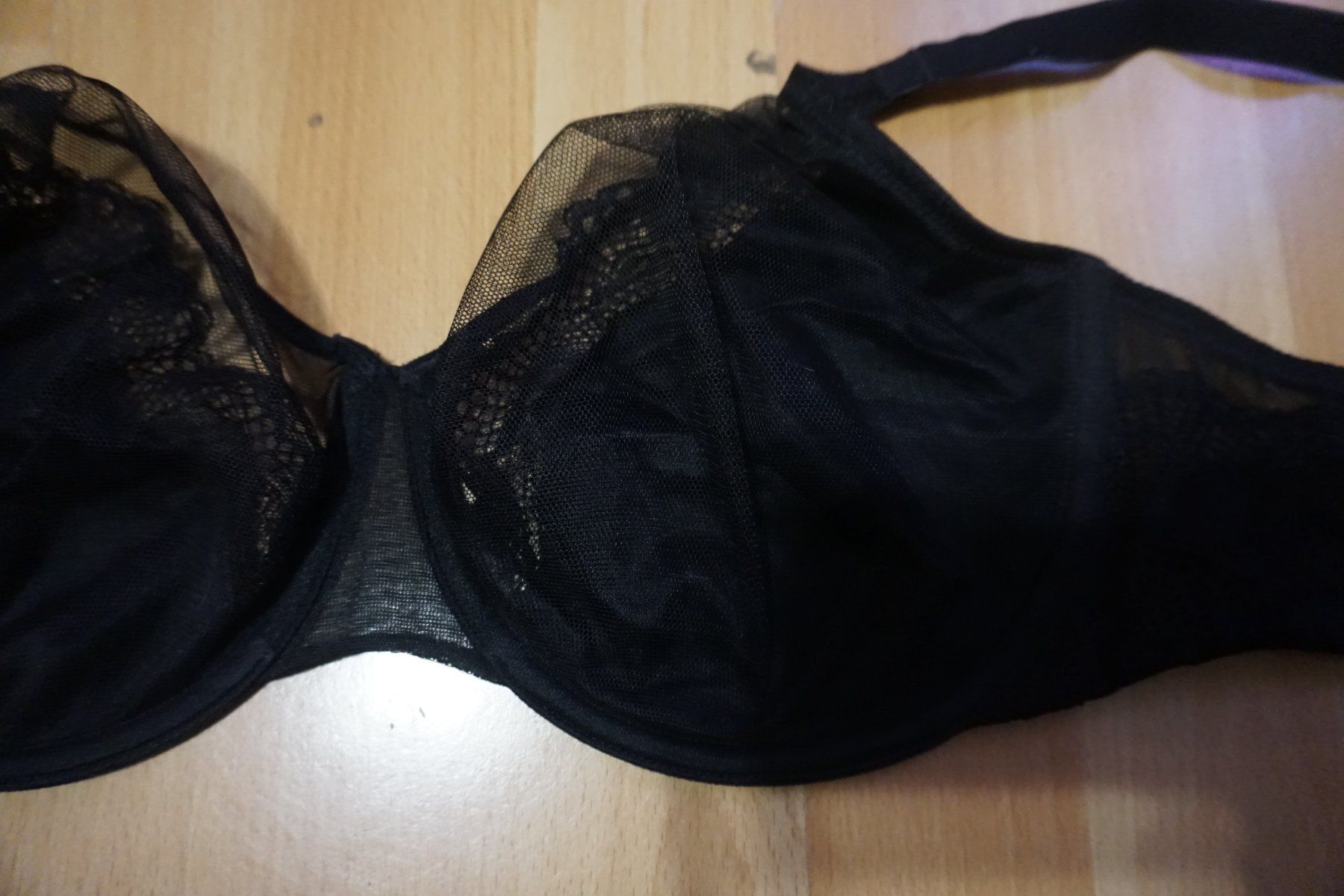 Triumph Sonstige Unterwäsche: Schwarzer BH mit Spitze von Triumph, ca. Grösse 90C – Gebraucht aus Zürich von einalemjena 1