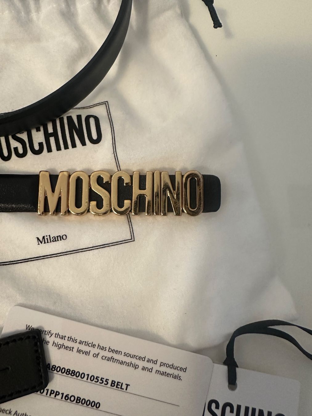 Moschino Cinture: MOSCHINO Ledergürtel – Usato da Luzern venduto da Miausie 1