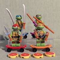TMNT Teenage Mutant Ninja Turtles Minifigure - Skateboard!