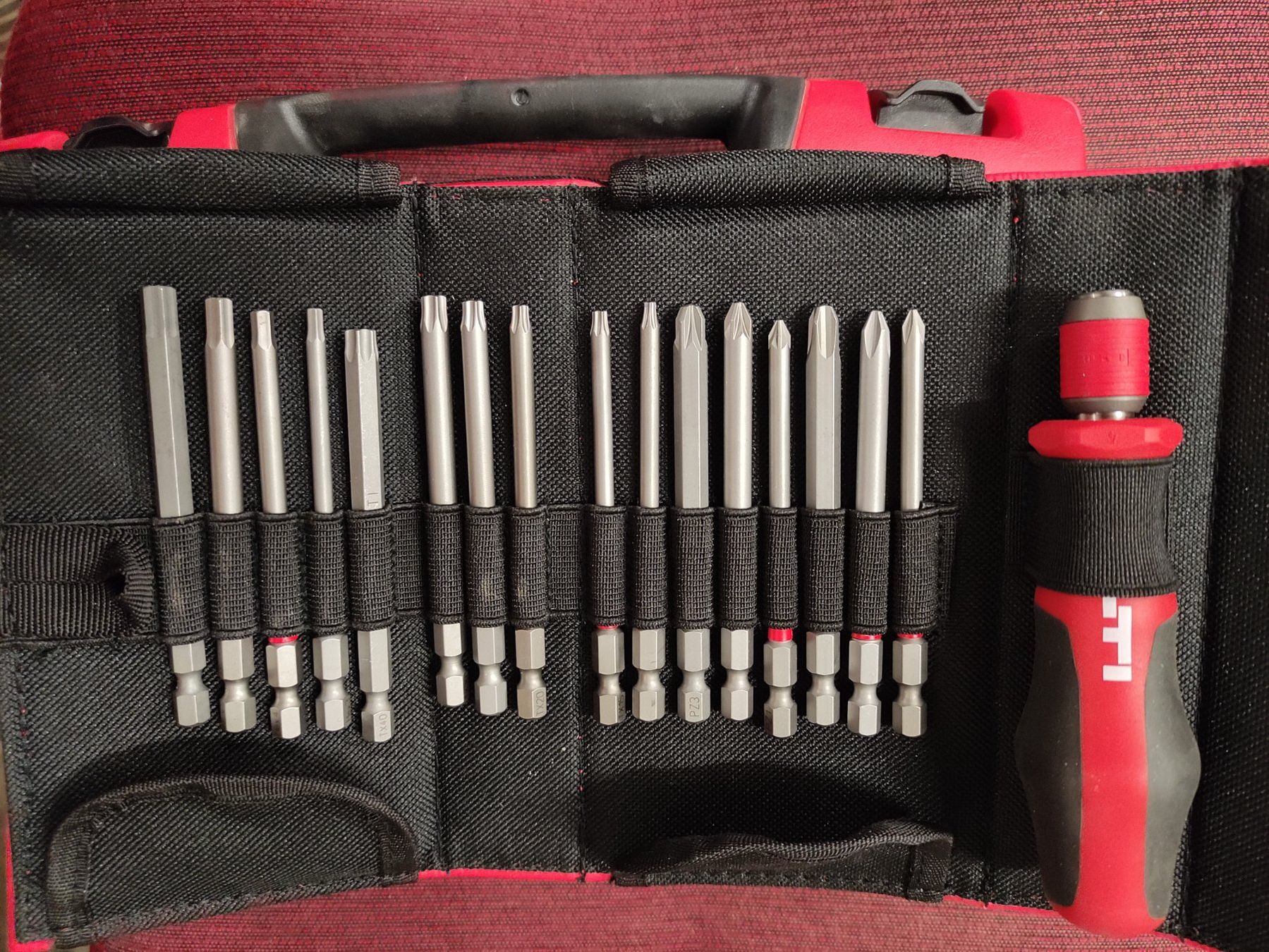 Hilti Tutti gli attrezzi: Handschraubendreher von Hilti – Usato da Bäretswil venduto da sxv 3
