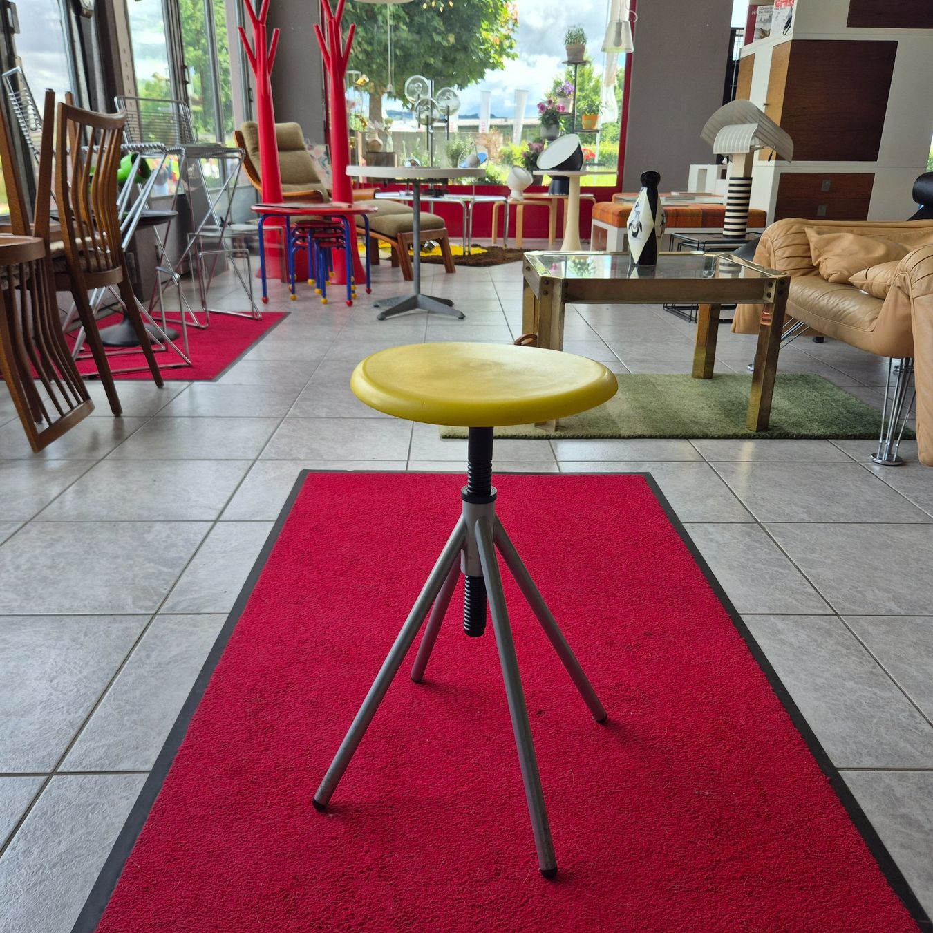 Sgabelli: Industriedesign Swivel Stool Drehhocker Hocker Höcker gelb – Usato da Nottwil venduto da Wondewa-Shop 7