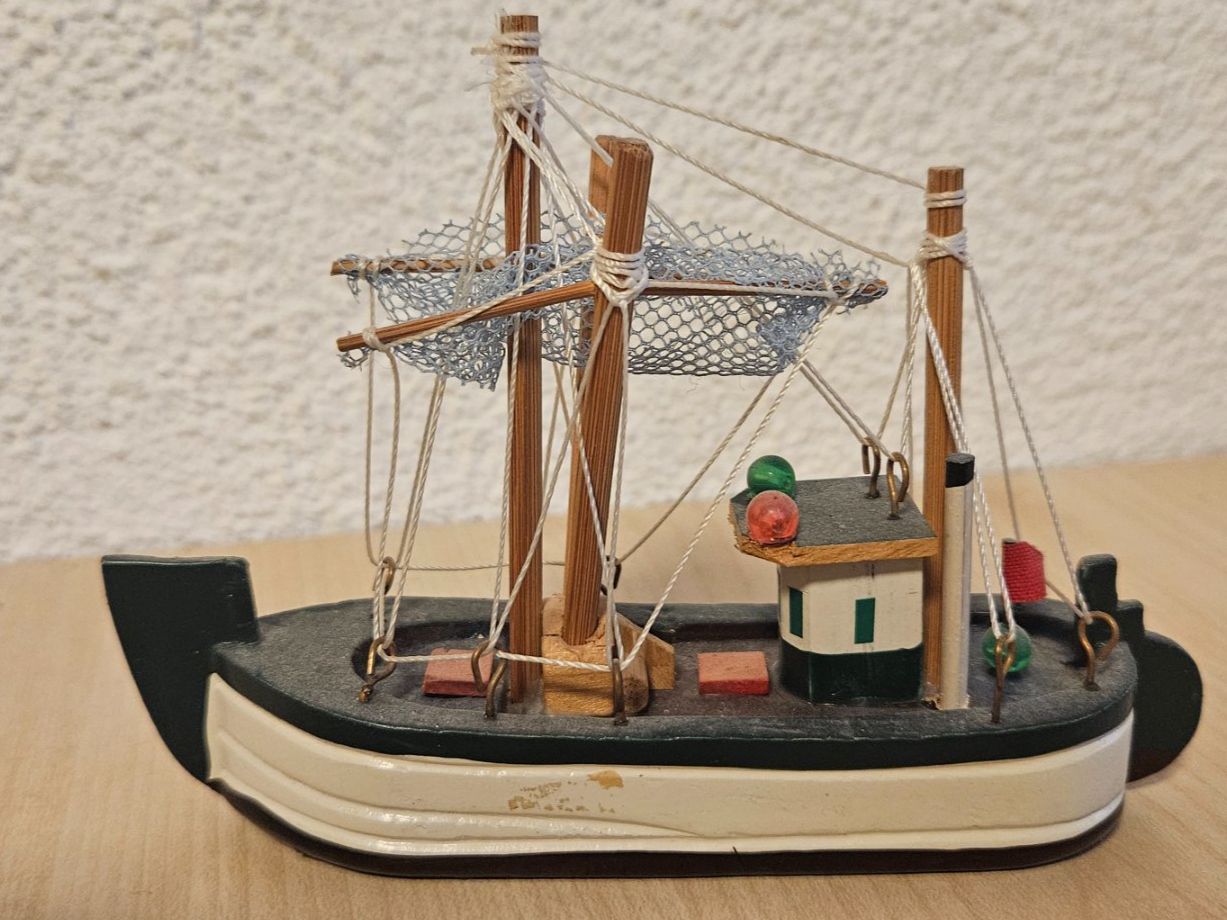 Kit di modellismo & Modellini statici: kleinen Holz-Kutter, Schiff – Usato da Jona venduto da ASMARADO 1