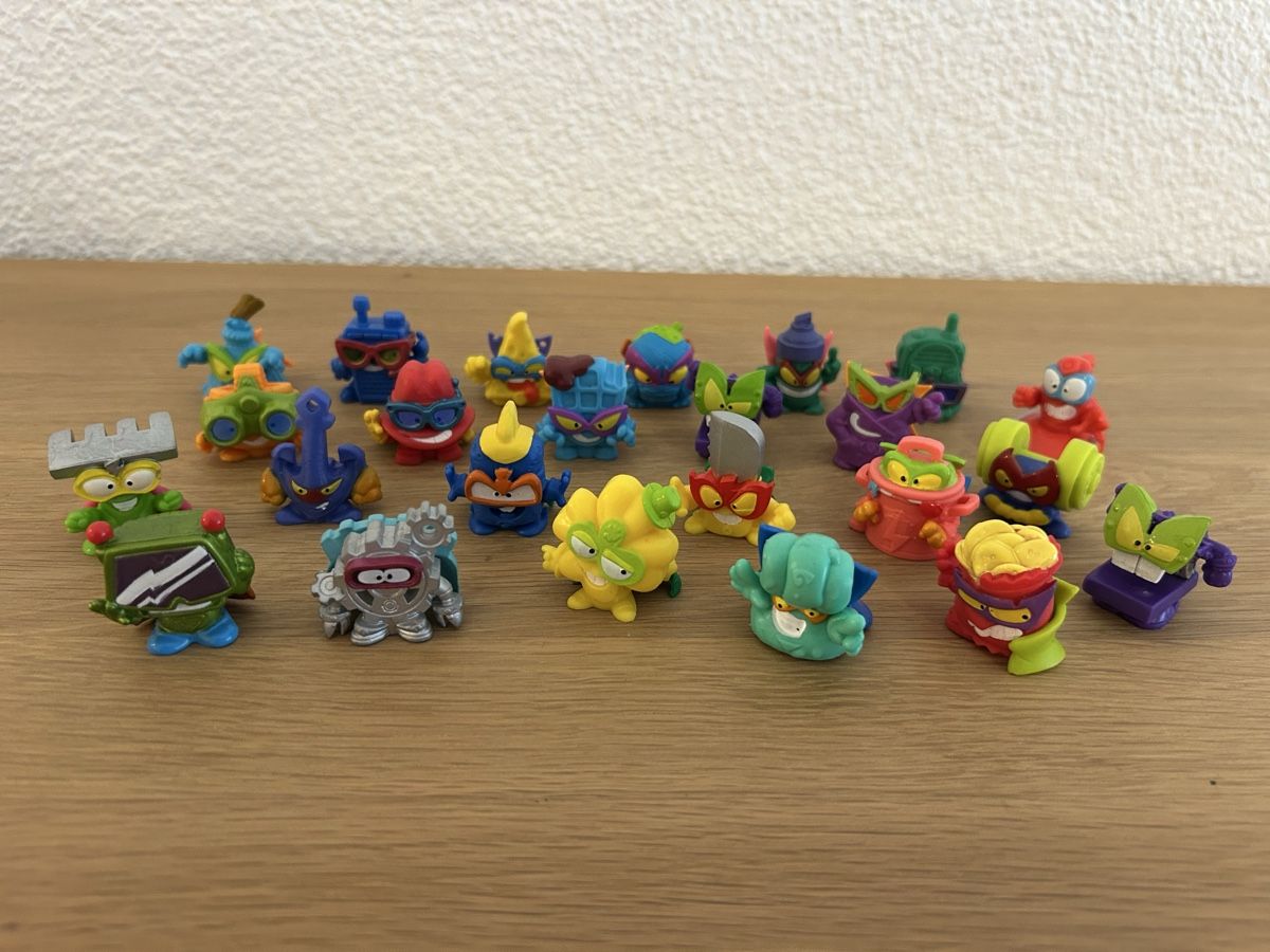 Spielzeuge: Superzings Magazin mit Figuren – Gebraucht aus Naters von Gemschhtte 1