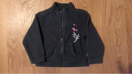 Faserpelz mit Vogel-Motiv dunkelgrau, Grösse 74, 
