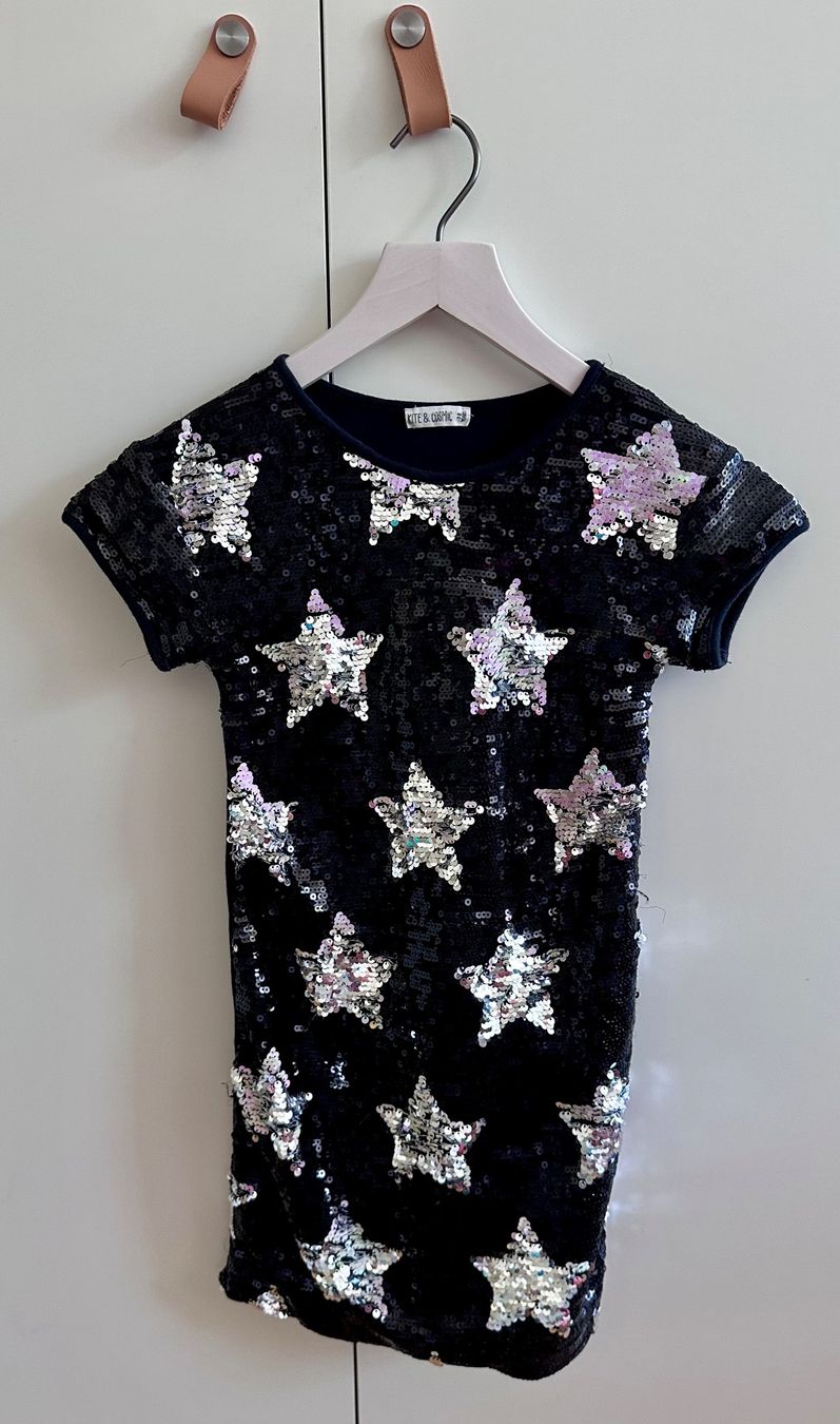 Hemden, Tops & T-Shirts: Kleid Kite & Cosmic – Gebraucht aus Dürrenroth von tvy_bh56