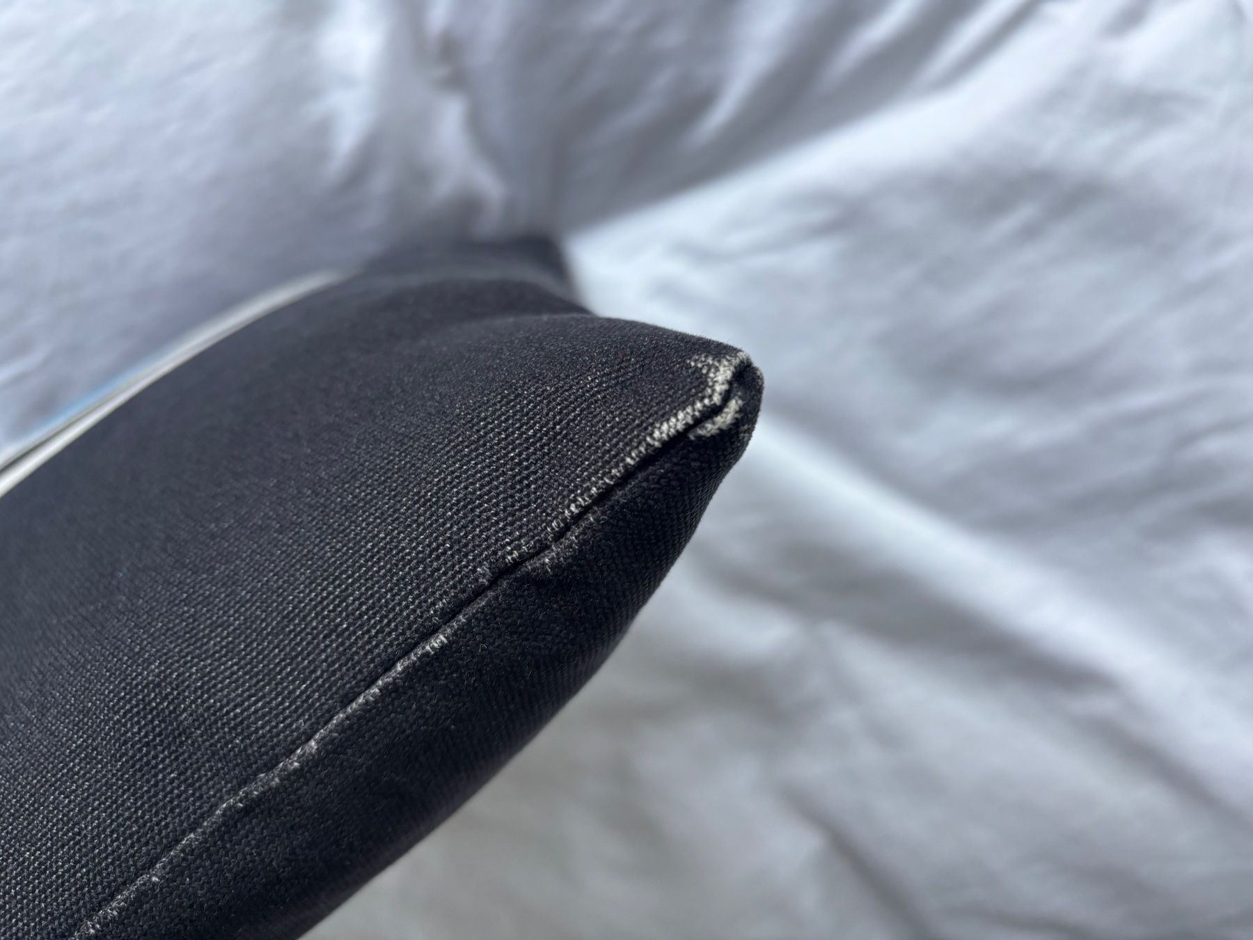 Vitra Kissen: Vitra Kissen – Gebraucht aus ZÜRICH von KaJotKe 4