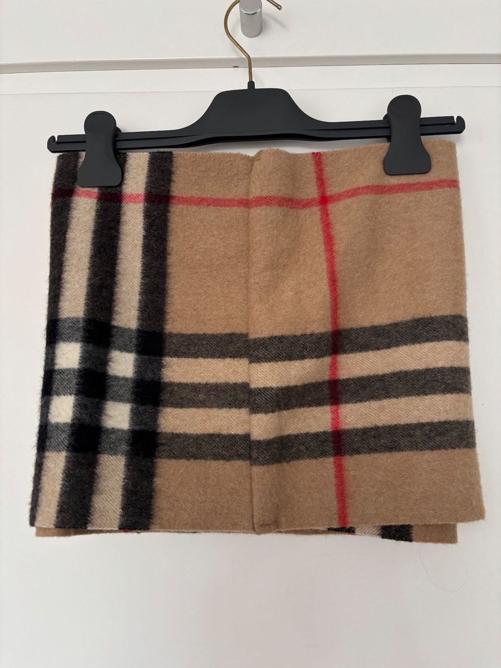 Burberry Foulard & Sciarpe: BURBERRY  Kashmir Rundhalsschal 70x30cm – Usato da Herrliberg venduto da mayfi 5