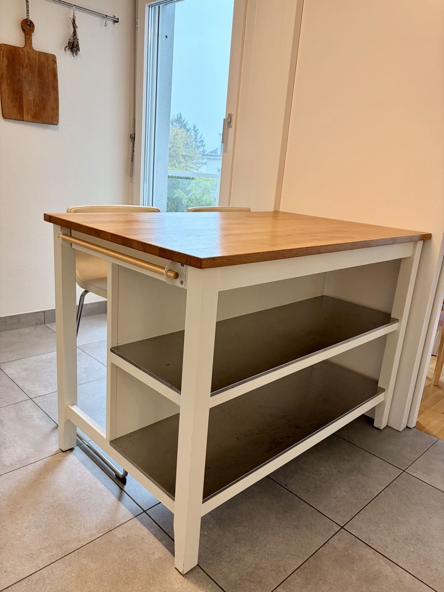 Allestimento di negozi e stand fieristici: Küchentisch / Esstisch / Bar mit Stühlen – Usato da Luzern venduto da Tsimont 5