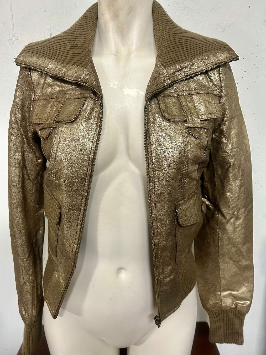 Manor Giacche: [NEU]: Manor Echtleder Winterjacke Gr. M – Nuovo e nell'imballaggio originale da Arni AG venduto da CreaFlex