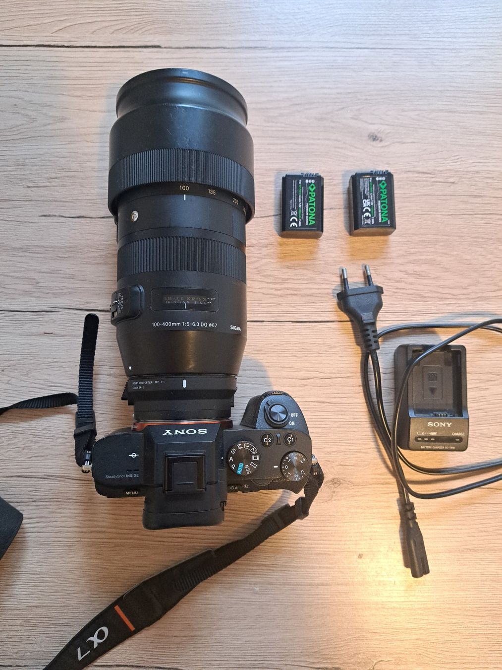 Sony Fotocamera: Sony A7 II + Sigma 100-400mm - Kit complet – Usato da Genève venduto da UneGenevoiseVintage 1