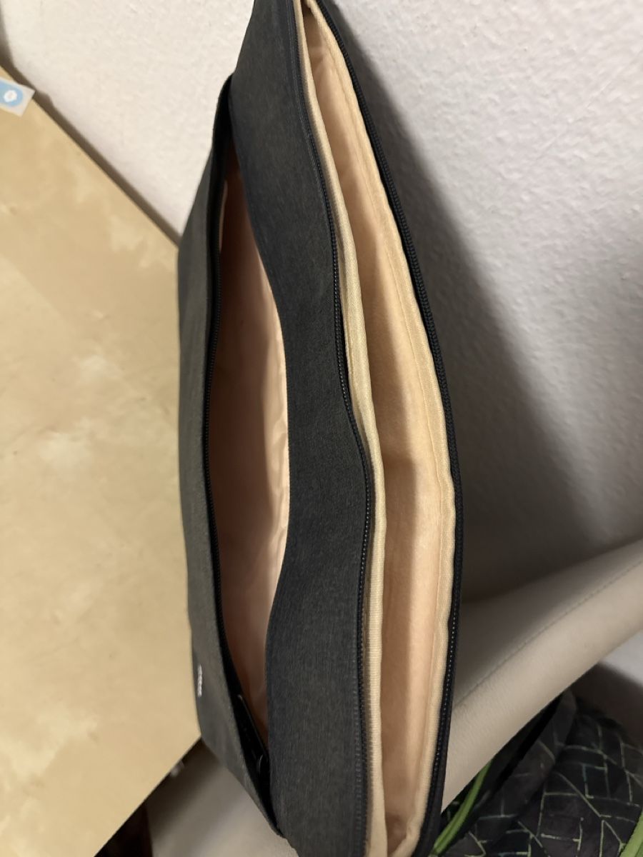 Taschen: Laptop Tasche 30 x 39. cm. – Gebraucht aus Zürich von She10 2