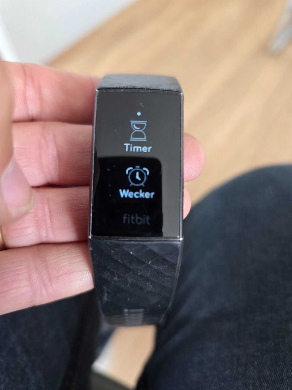 Fitbit Smartwatch: Fitbit Charge 3  Multifunktionelle Uhr fast neu – Nuovo (secondo la descrizione) da Rorschacherberg venduto da Scharfeegge 3