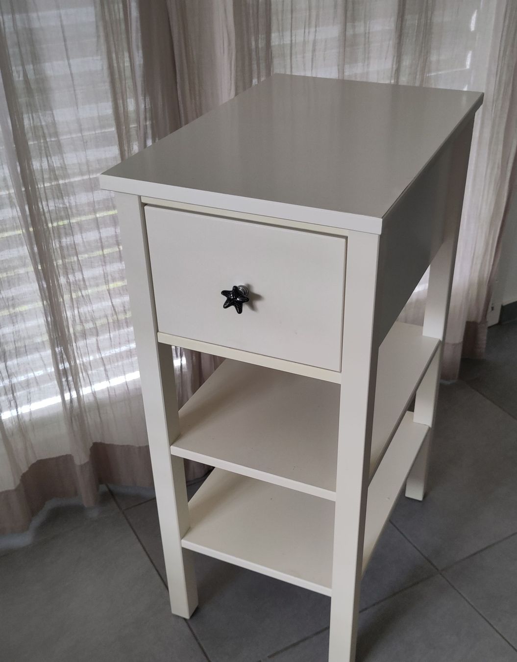 Ikea Nachttische: IKEA Nachttisch Weiss mit einer Schublade – Gebraucht aus Münchenstein von Leo_Hofer