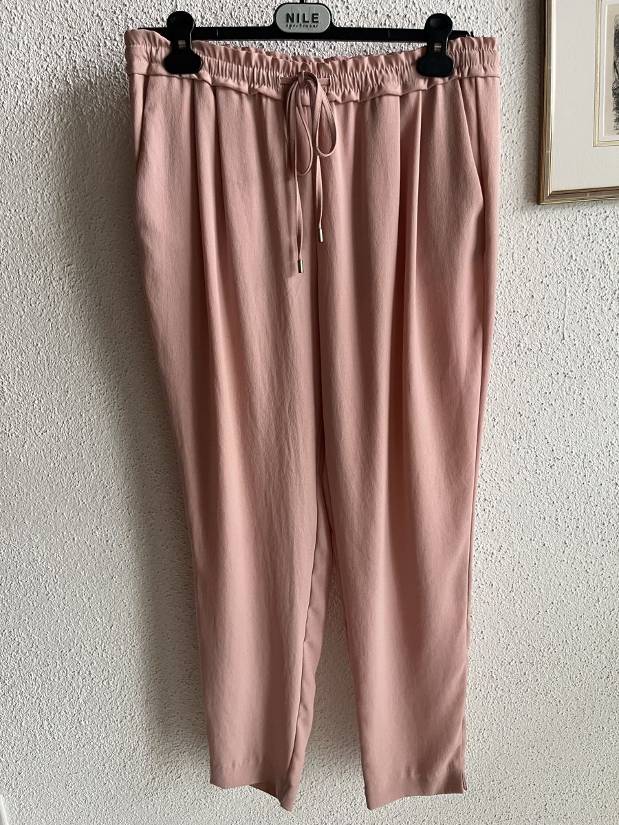 Zara Pantaloni: rosa Hose - Zara – Usato da Jonschwil venduto da juliana_pluess
