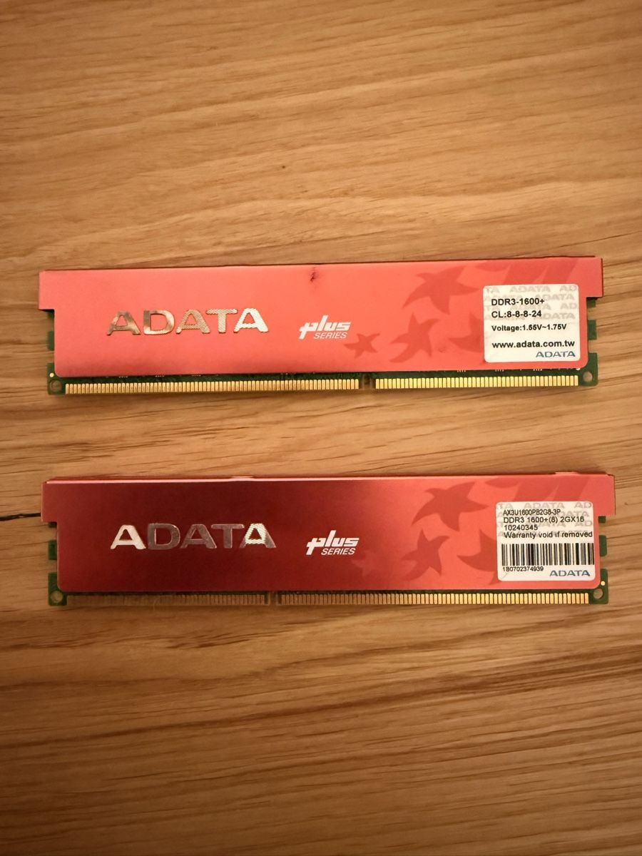 Memoria / RAM: ADATA DDR3 RAM 1600 MHz 2x 2GB – Usato da Basel venduto da Mulce