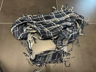 Foulard & Sciarpe: ZERO Dreieckstuch Blau/Grau/Weiss – Usato da Gommiswald venduto da Anika6