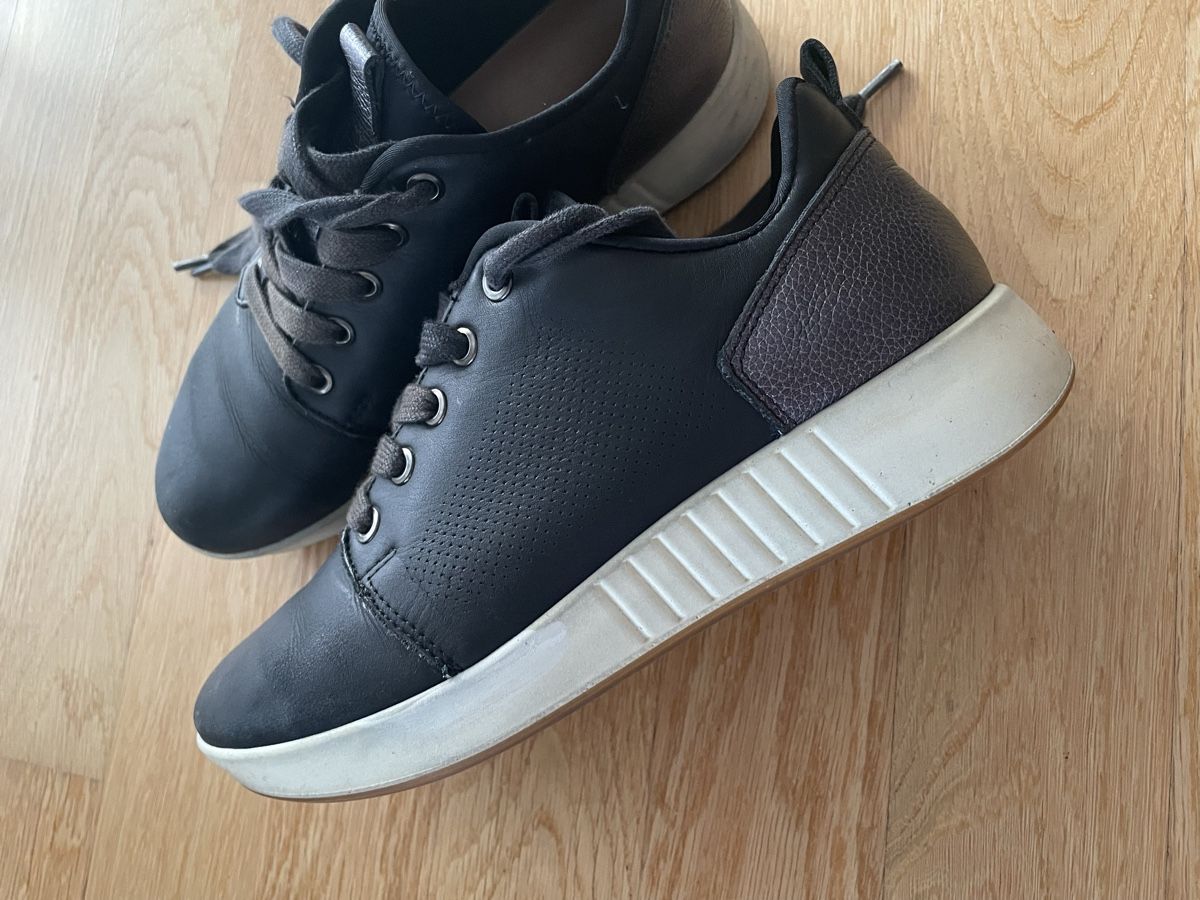 Legero Scarpe da donna: Legero Black Leather Sneakers, Gr. 37 – Usato da Möhlin venduto da Halylea 1