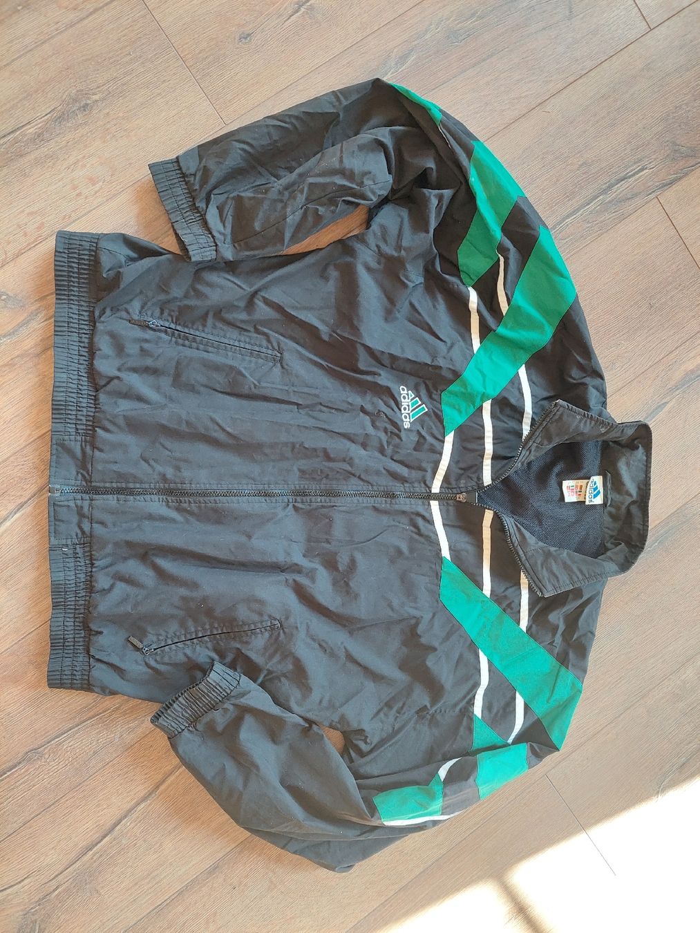 Adidas Giacche: Vintage Adidas Windbraker – Usato da Niedergösgen venduto da Lene1805