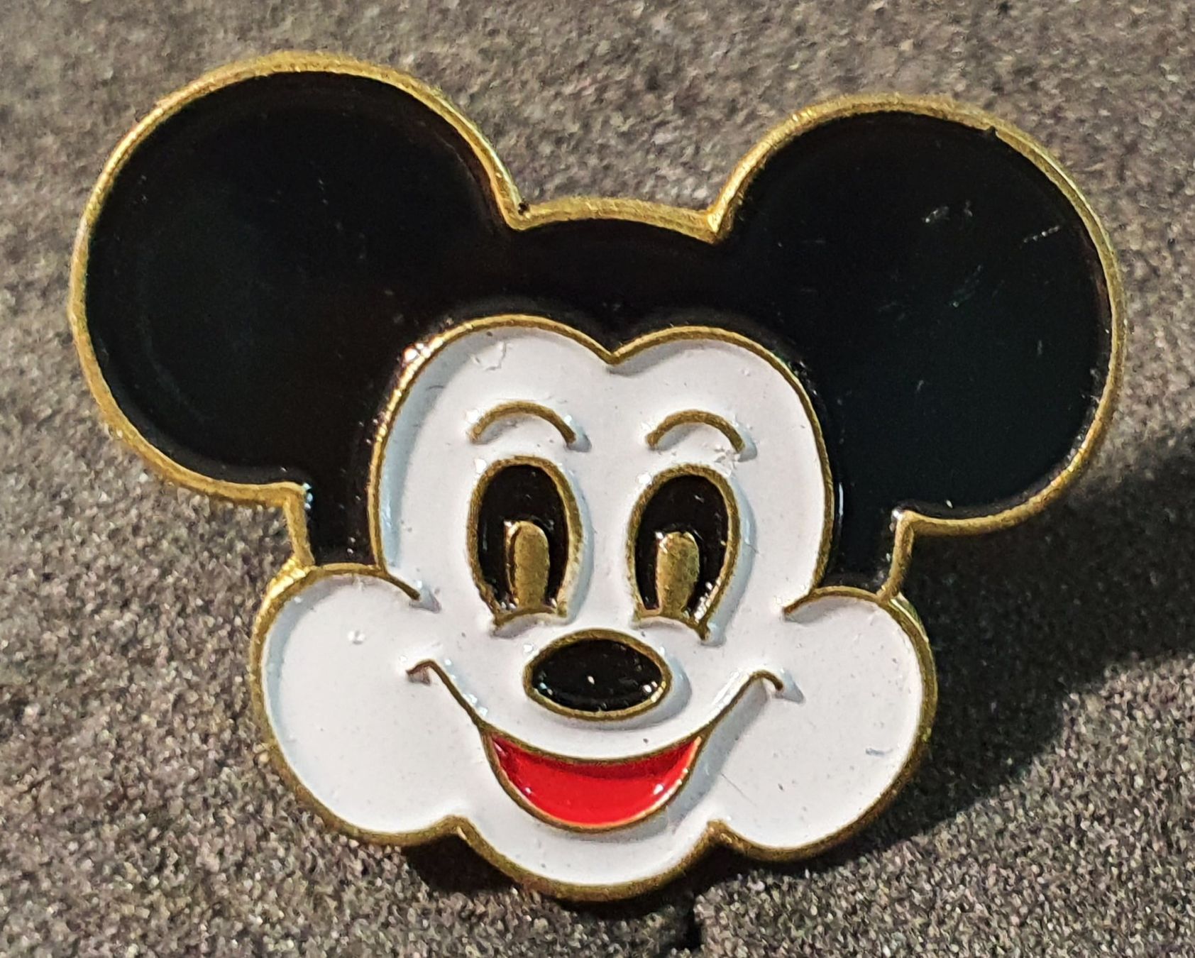 Placchette & Badge: BB725 - Pin Walt Disney - Mickey Mouse – Usato da Reinach BL venduto da Boston-Verkauf