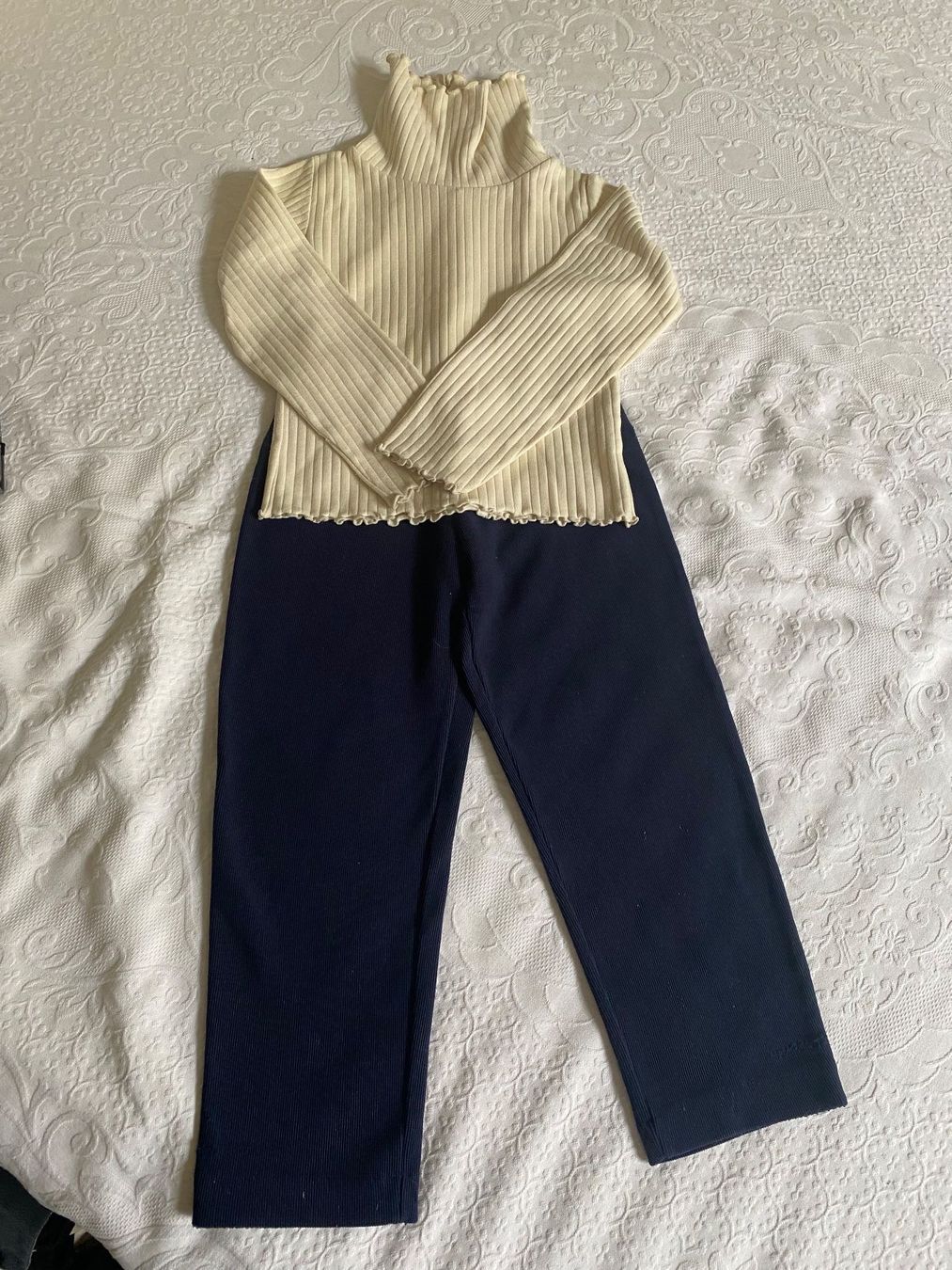 Kleiderpakete & -sets: Rolli, Hose und Esprit Jacket 6-8 Jahre – Gebraucht aus Fribourg von geraldine132 4