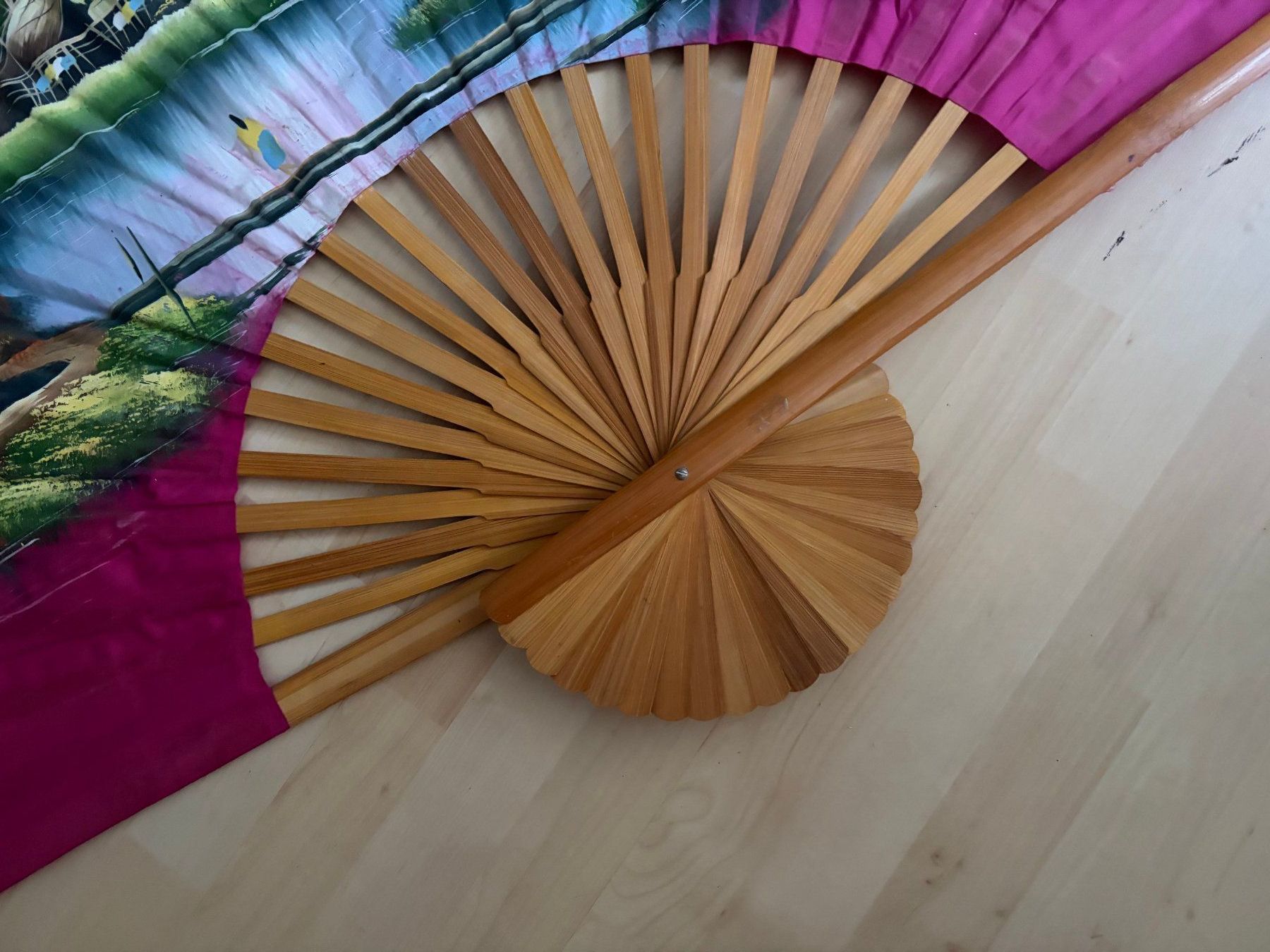 Tutte le decorazioni: Fächer mit wunderschönem Motiv 150cm – Usato da Mollis venduto da Hg 2