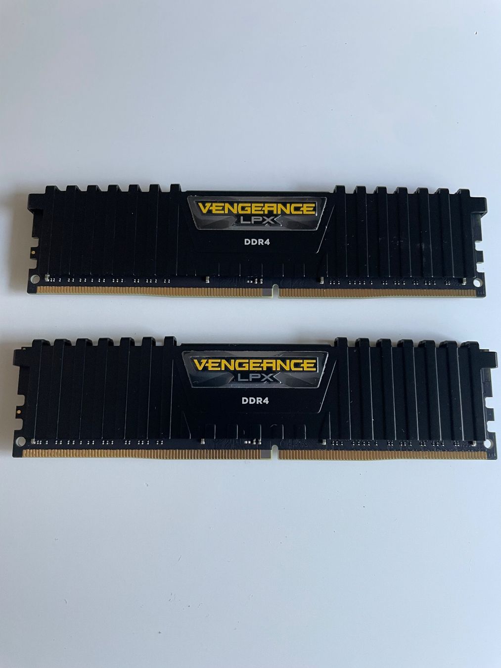 Schede di memoria: Vengeance LPX :RAM DDR4 2:16 GB Ram – Usato da Dällikon venduto da buyandbehappy