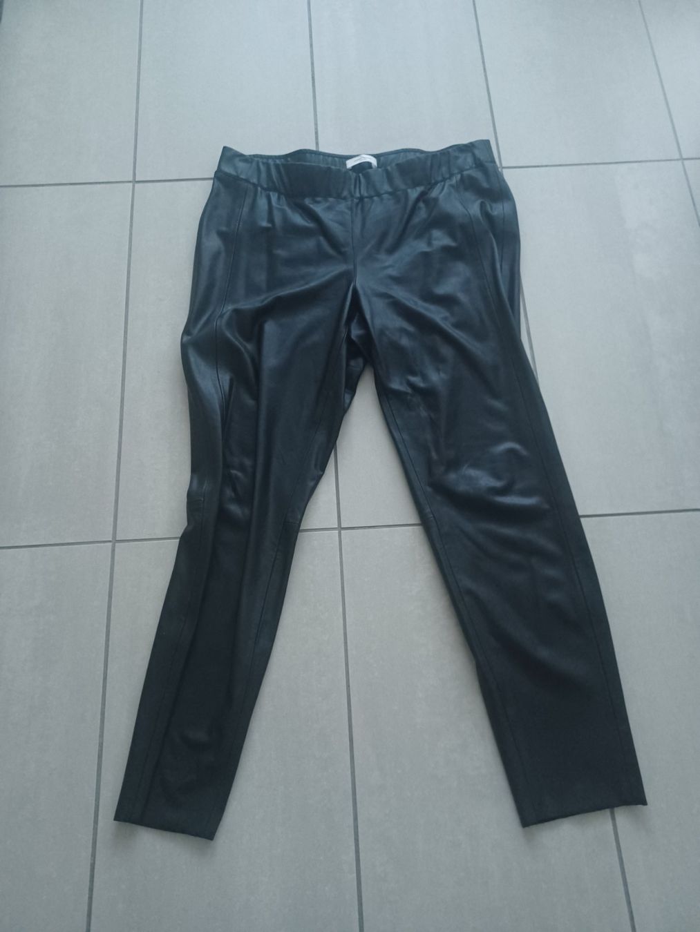 Gerry Weber Leggings: Legging simili cuir noir, taille 44, élégant – Usato da Sion venduto da linda0106