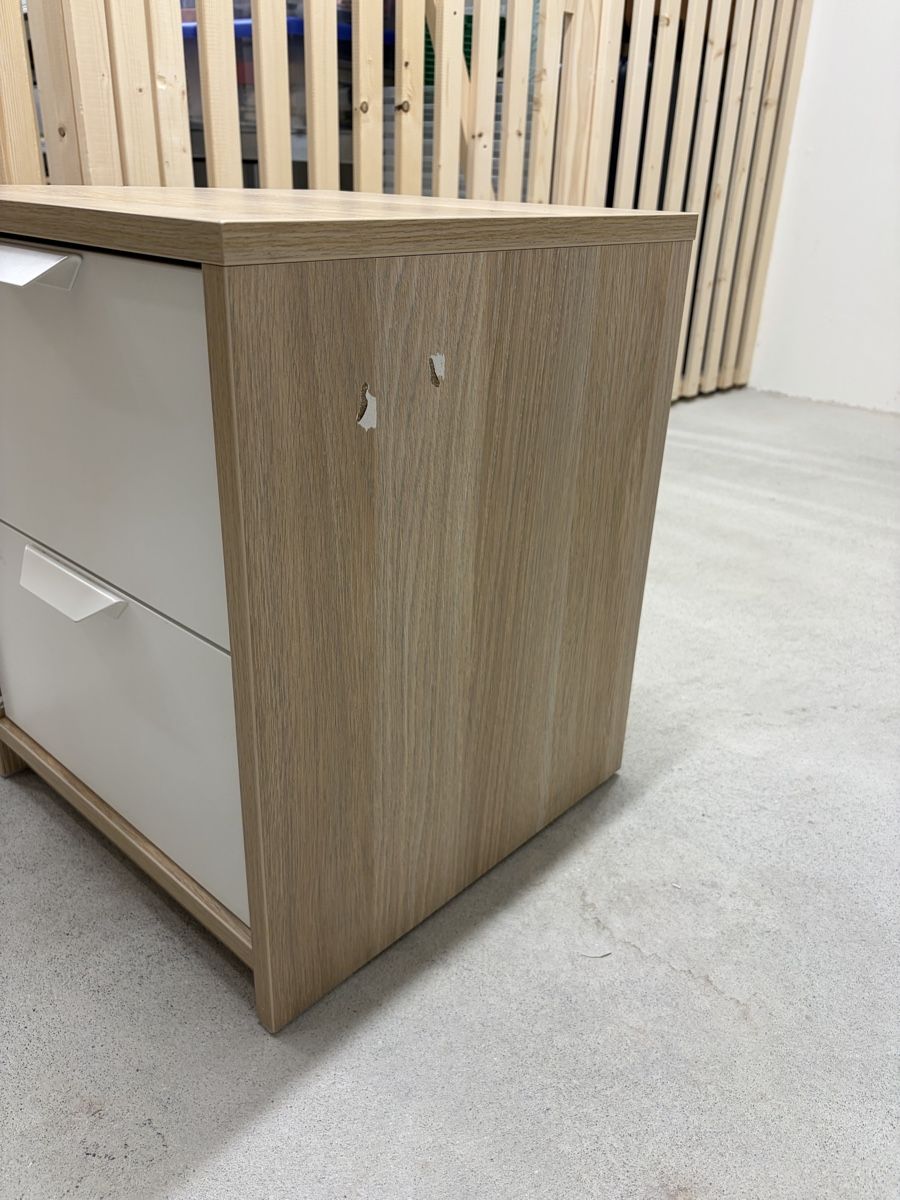Ikea Comodini: Ikea Askvoll Nachttisch / Kommode – Usato da Uster venduto da TheSaleInator 3