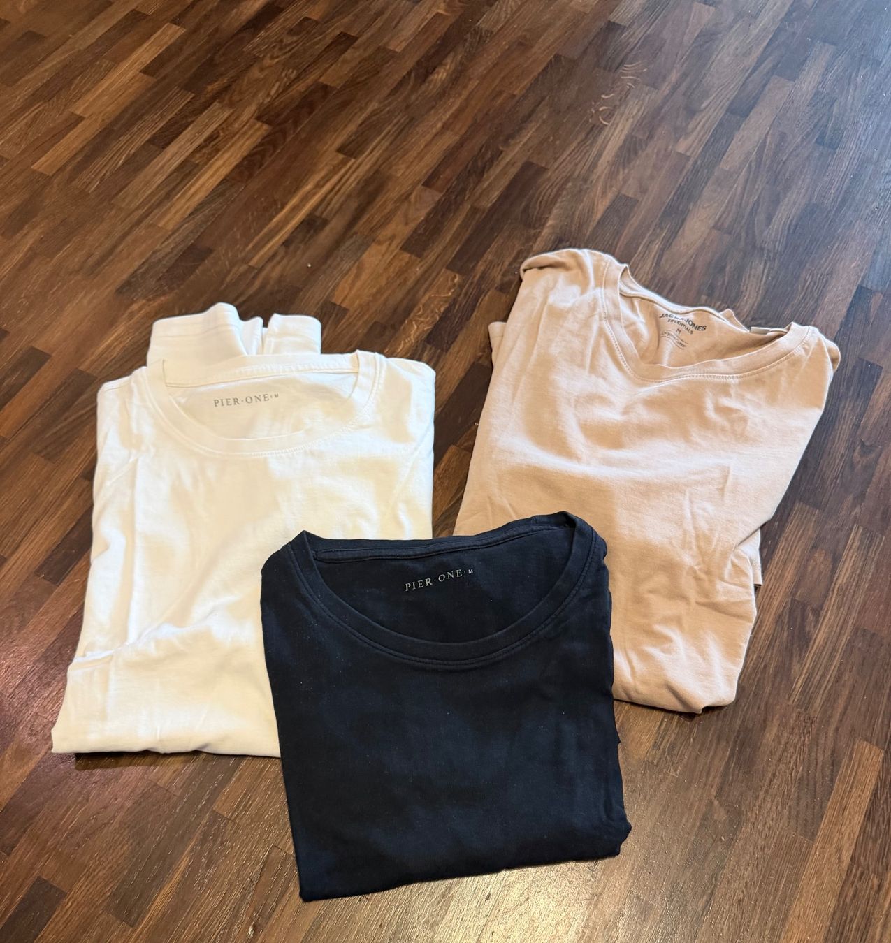 Lotti di vestiti: T-Shirts Grösse M – Usato da St. Gallen venduto da Melina020